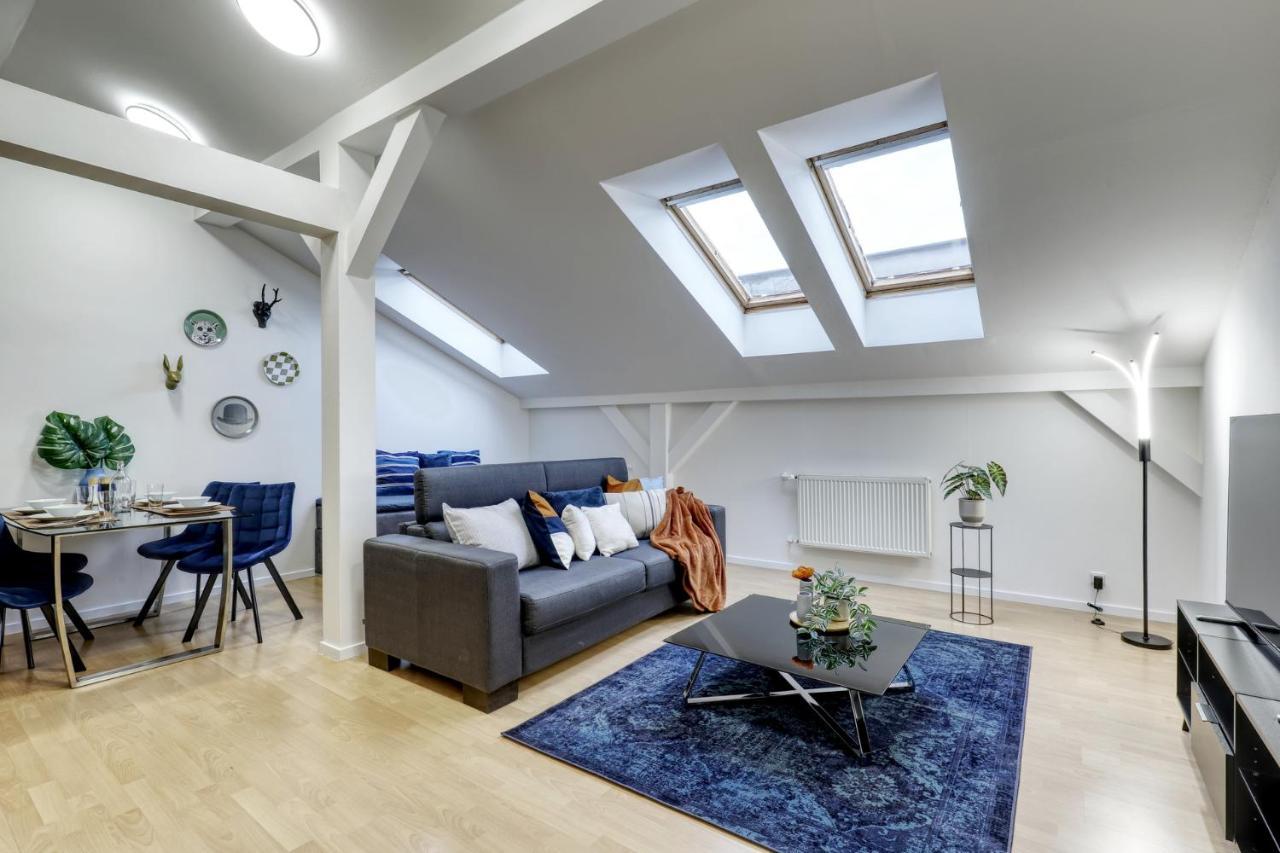 Apartment Spacious Old Town Loft For 6 Pressburg